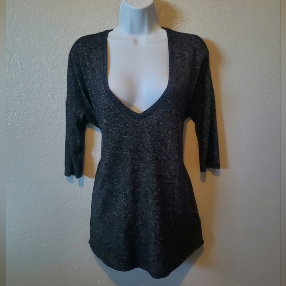 💚5/$25 EXPRESS One Eleven V-neck Oversized Knit Top Sweater Size Small - Picture 1 of 4